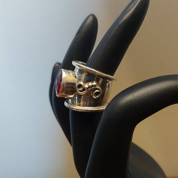 Handmade Mexican 925 Filigree Red Glass Stone Ring - Picture 2 of 4